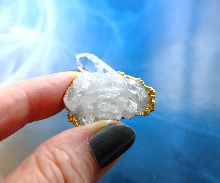 画像: トマスゴンサガ産　水晶クラスターブローチ