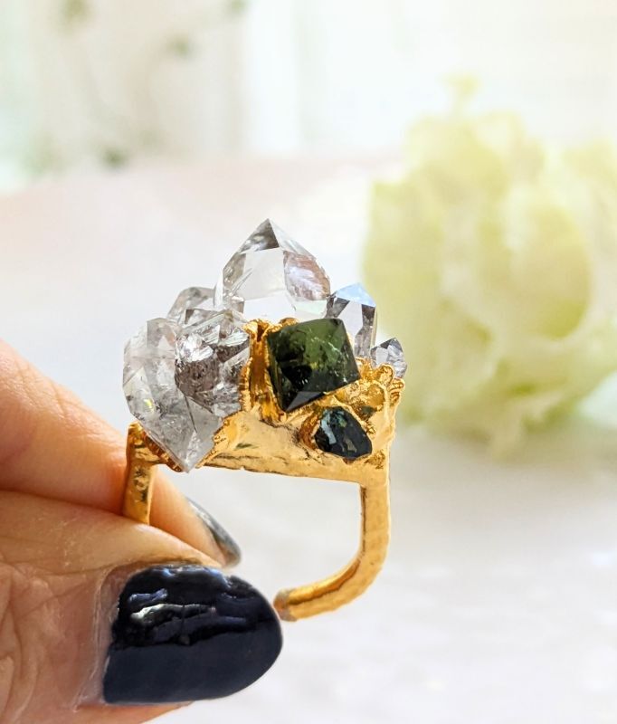 画像: ハーキマーダイヤモンドクラスターとグリーントルマリンのリング
