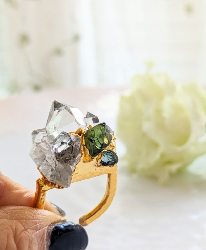 画像: ハーキマーダイヤモンドクラスターとグリーントルマリンのリング